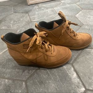 Lightly used Sorel wedge bootie.